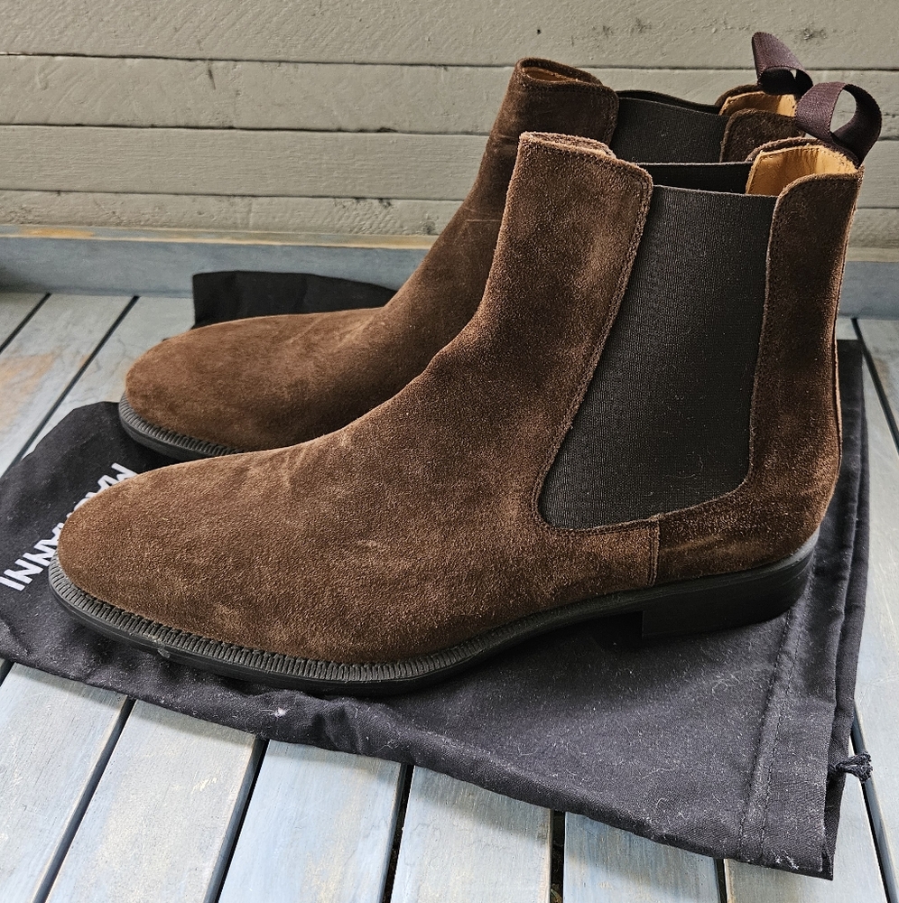Magnanni Brown Suede Chelsea Boots
